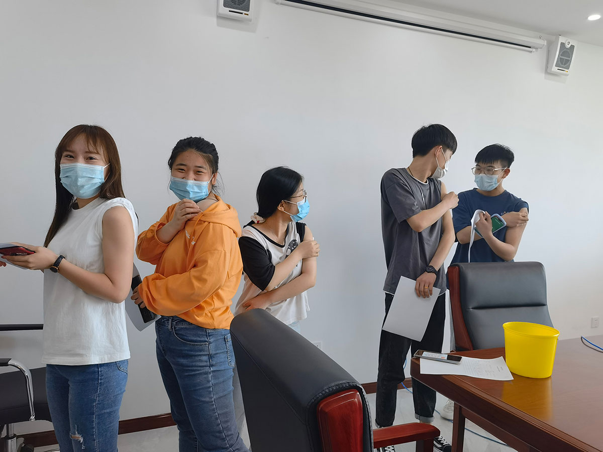 疼么，不疼，甚至有點(diǎn)想笑.jpg